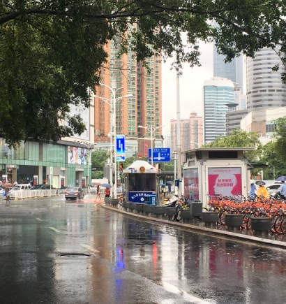 深圳東門老（lǎo）街智慧路燈