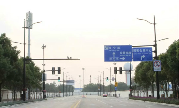 上海國家會展中心周邊多杆合（hé）一（yī）路燈