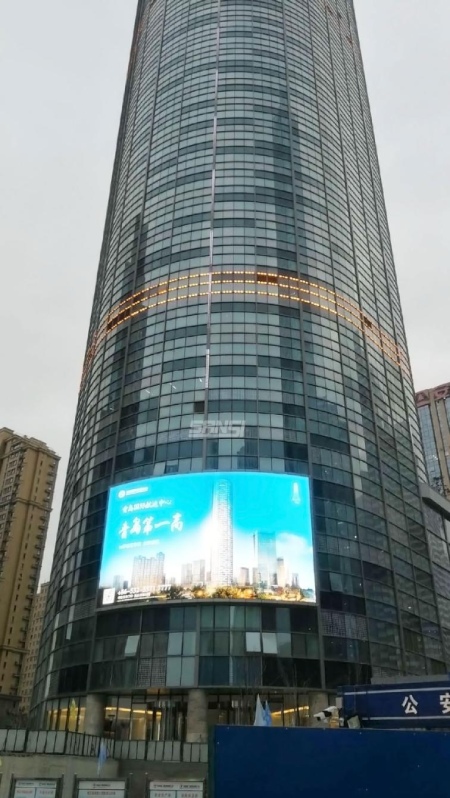 約223.8㎡ 青島國際航運中心LED弧（hú）形屏