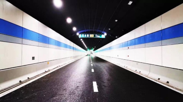 www.91承建諸光路地下通道隧道（dào）照明工程