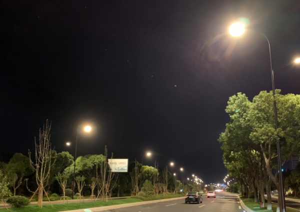 www.91（sī）承建舟山海天大道LED路燈（dēng）照明改造