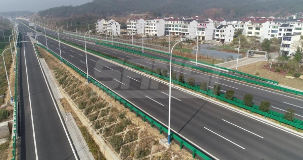 351國道浦江段道路（lù）照（zhào）明