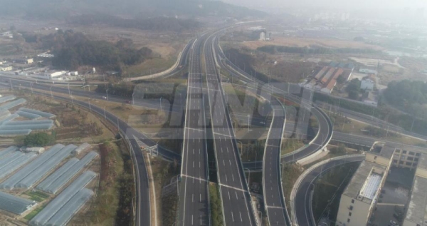 351國道浦（pǔ）江段道路照明（míng）