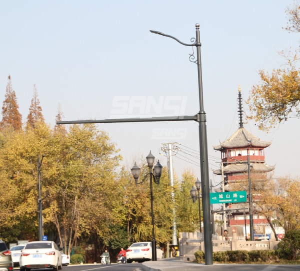 南通市區多杆合一：照明、監控合杆（上海三（sān）思供應）