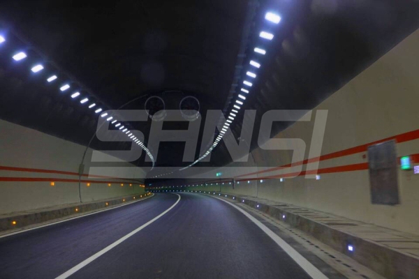 雲南大麗（lì）隧道（dào）