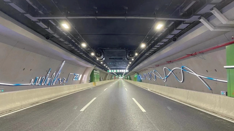 隧道路（lù）麵均勻度場（chǎng）景，視覺舒適