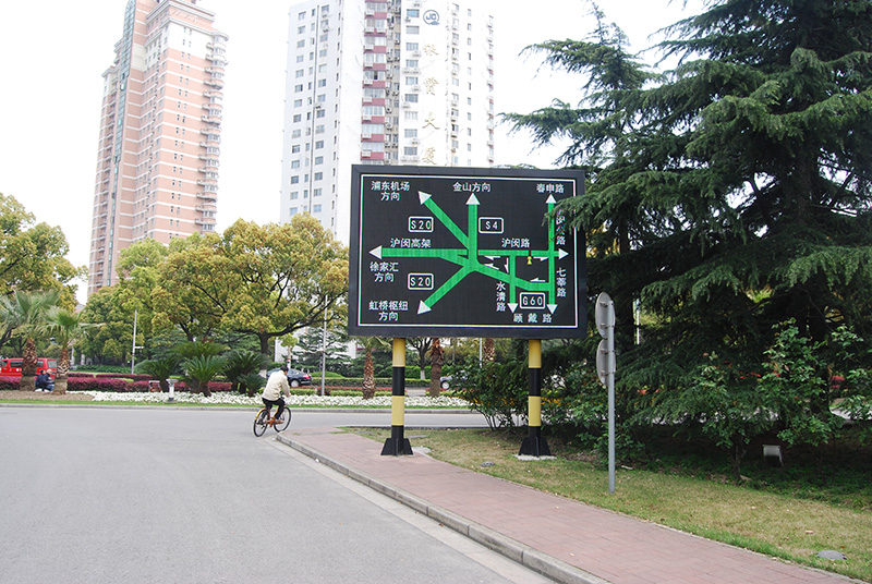 智能交通信號燈,LED顯示屏,優化車流引導