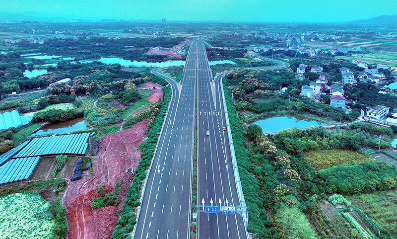 金義中央大道通車,三（sān）思智慧綜合杆,道路（lù）照明係（xì）統方案,點亮23公裏智慧公（gōng）路