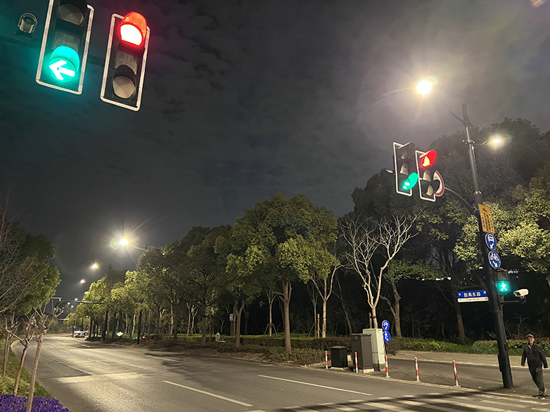 多功能綜合（hé）燈杆,城市信息化建設的關鍵一環