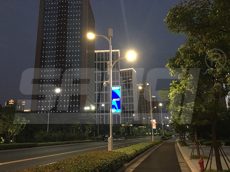 道路安全,再提（tí）升,智能調光,路燈（dēng）,覆蓋,主（zhǔ）幹道