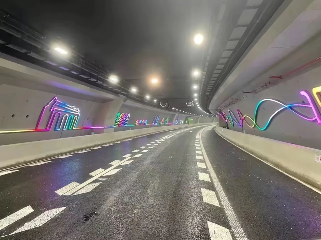 點亮,上海,東西大通道,全國至少,2500條隧道,跟閔（mǐn）行,這家企業,相關
