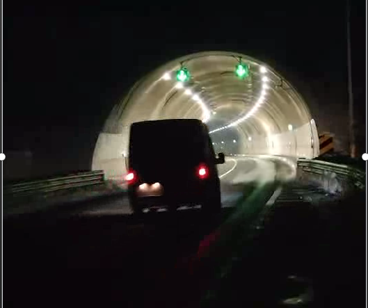燈隨車（chē）動,智慧隧道,隨車照明,解決方案