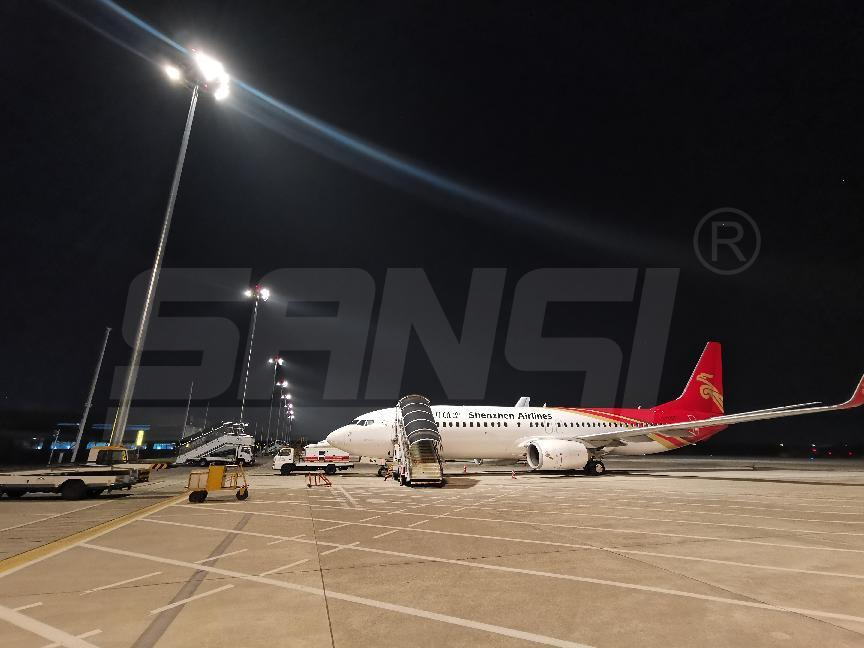 www.91,機（jī）坪高杆燈,照亮天空,保障（zhàng）航空安全（quán）,旅客出行